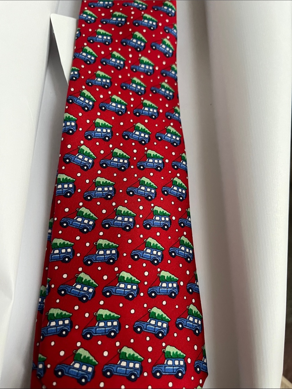 Vineyard Vines Red Tie with Blue Cars and Green 🌲! New. Boys size tie. New.